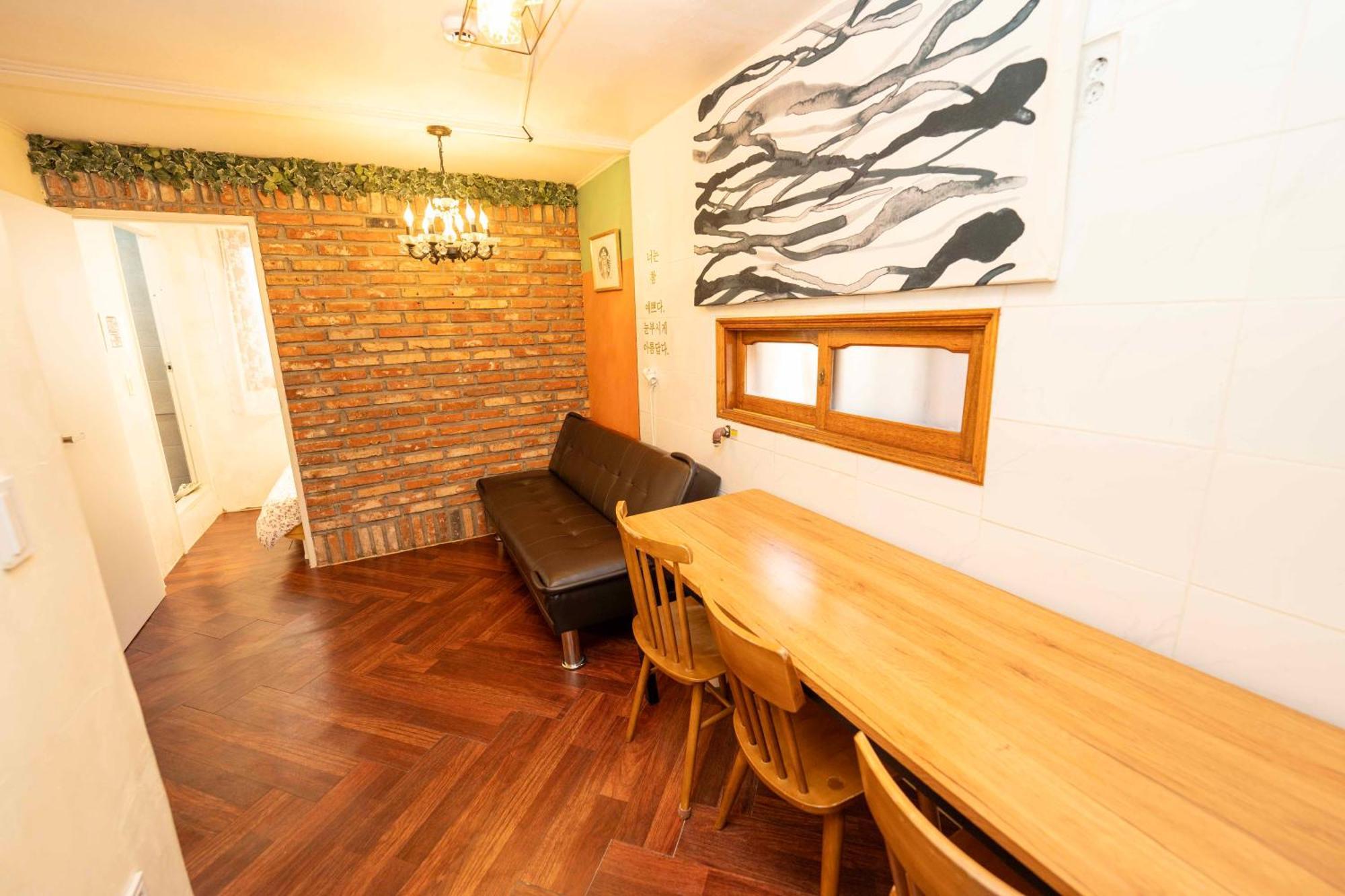 Apartment 2 - Gu&Anne House Seoul Hongdae Stn 5Rooms,4Bathroom *