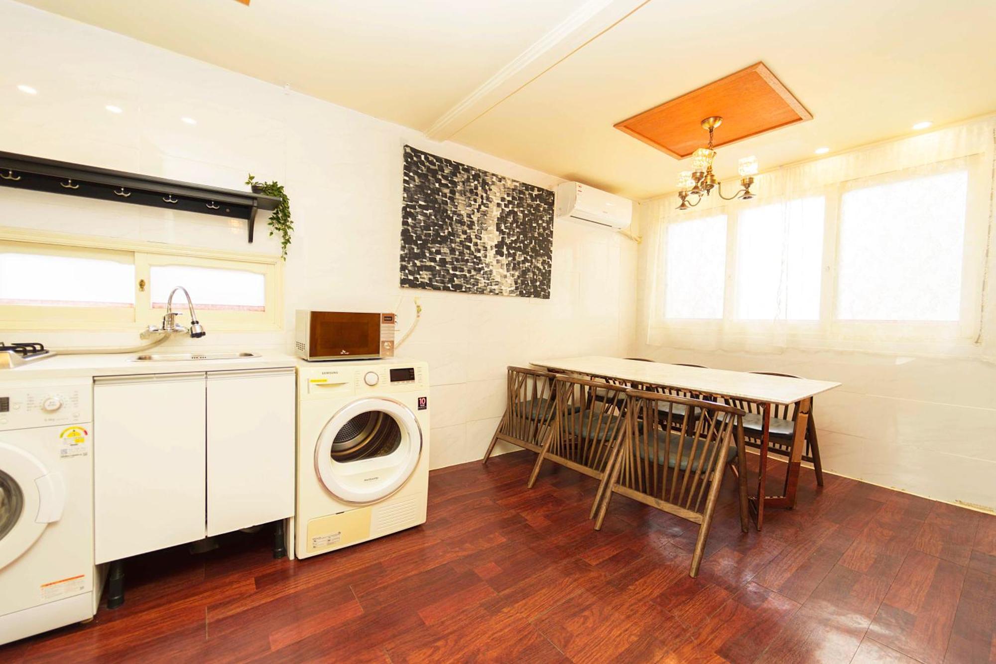 Apartment 2 - Gu&Anne House Seoul Hongdae Stn 5Rooms,4Bathroom