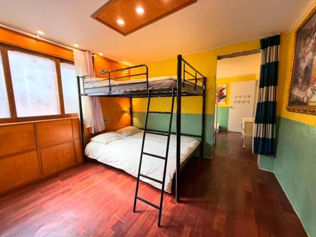 2 - Gu&Anne House Seoul Hongdae Stn 5Rooms,4Bathroom *