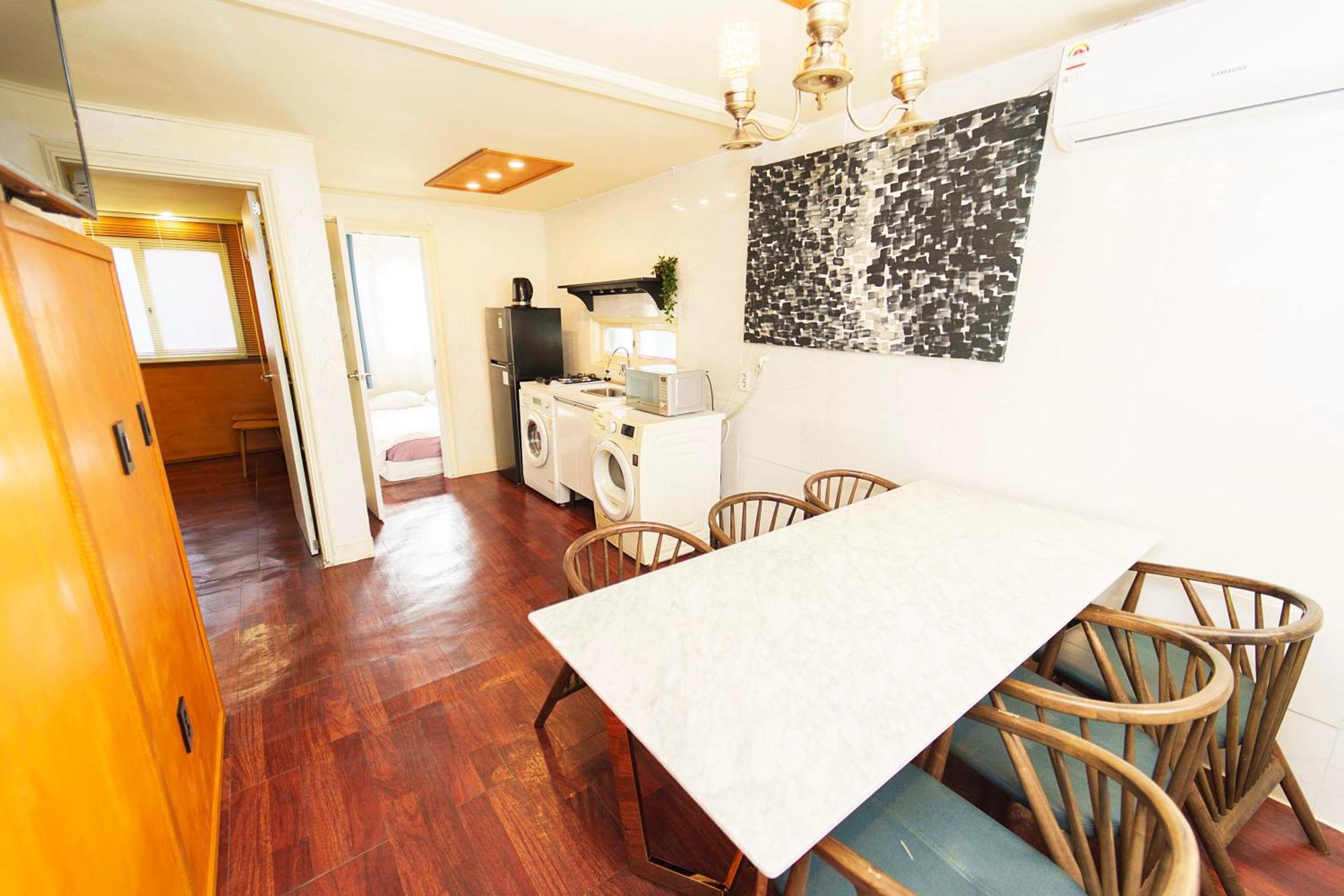 Apartment 2 - Gu&Anne House Seoul Hongdae Stn 5Rooms,4Bathroom *