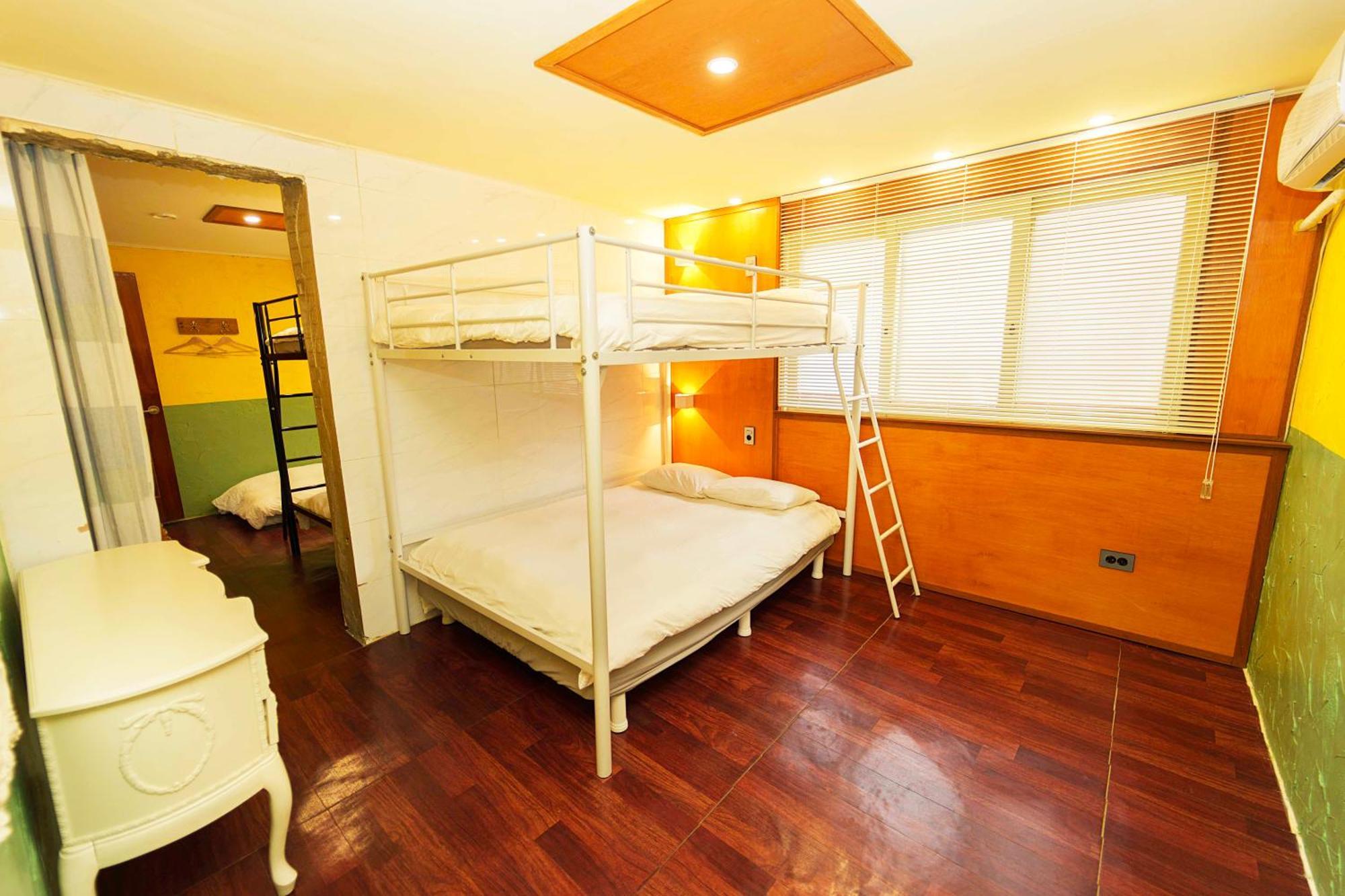 2 - Gu&Anne House Seoul Hongdae Stn 5Rooms,4Bathroom Apartment *