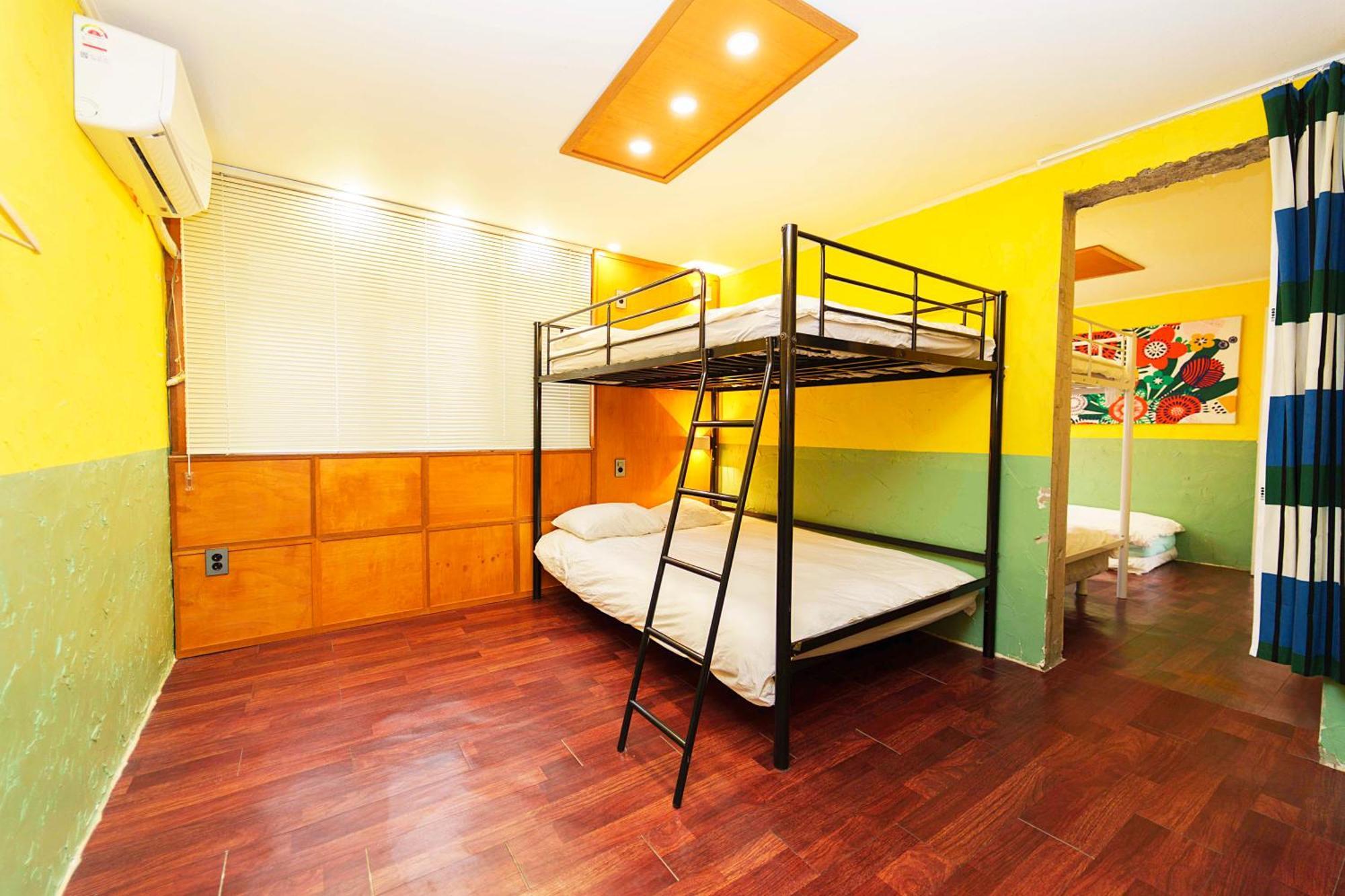 2 - Gu&Anne House Seoul Hongdae Stn 5Rooms,4Bathroom