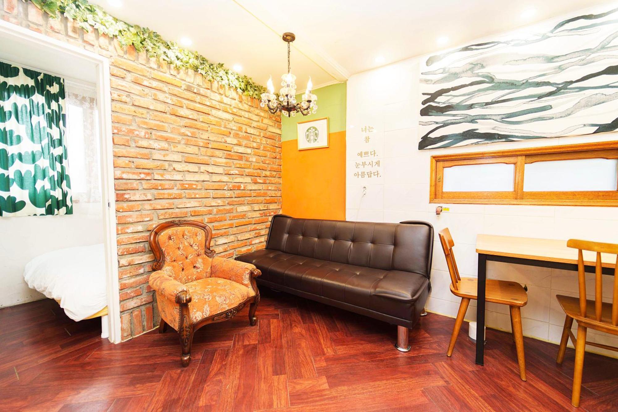 Apartment 2 - Gu&Anne House Seoul Hongdae Stn 5Rooms,4Bathroom *