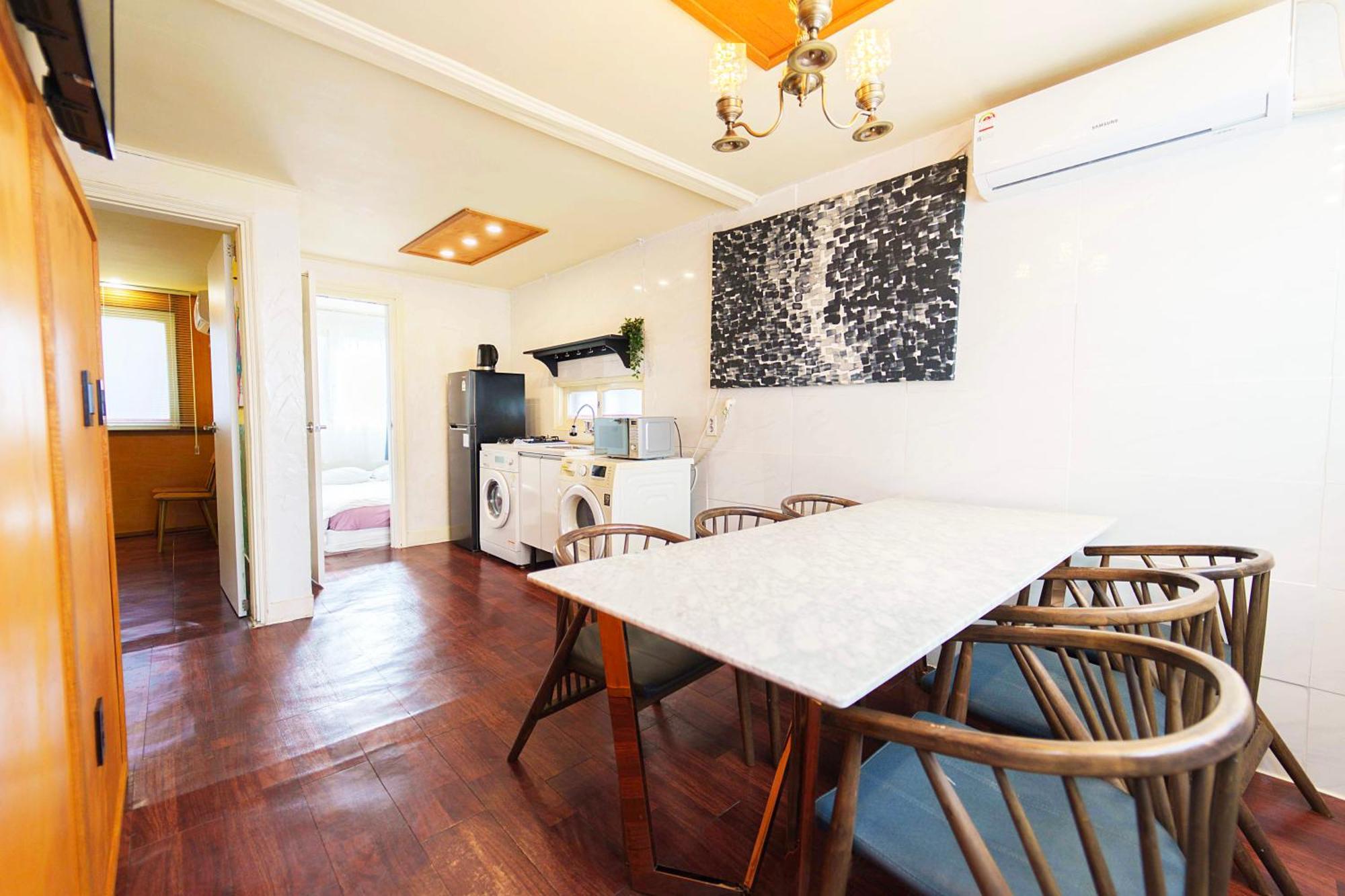 2 - Gu&Anne House Seoul Hongdae Stn 5Rooms,4Bathroom *
