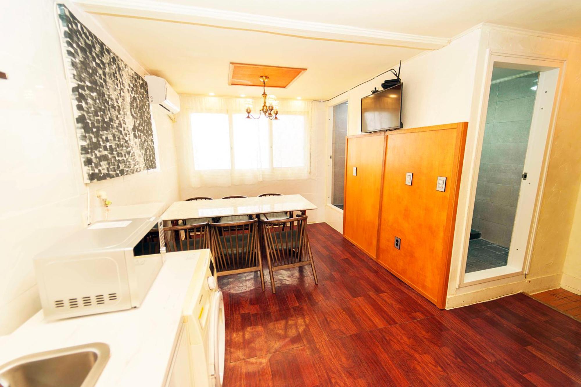 Apartment 2 - Gu&Anne House Seoul Hongdae Stn 5Rooms,4Bathroom