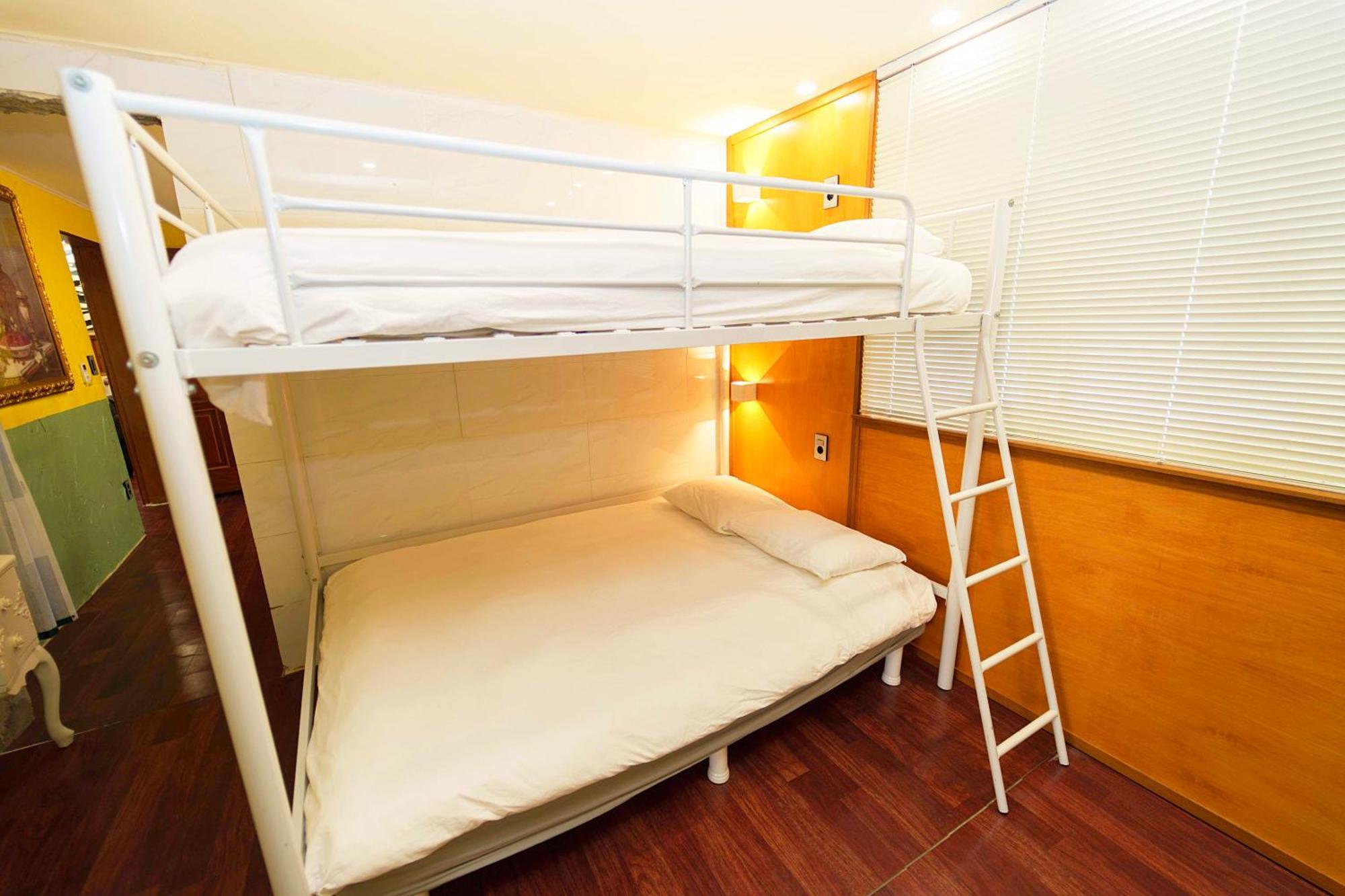 Apartment 2 - Gu&Anne House Seoul Hongdae Stn 5Rooms,4Bathroom Seoul