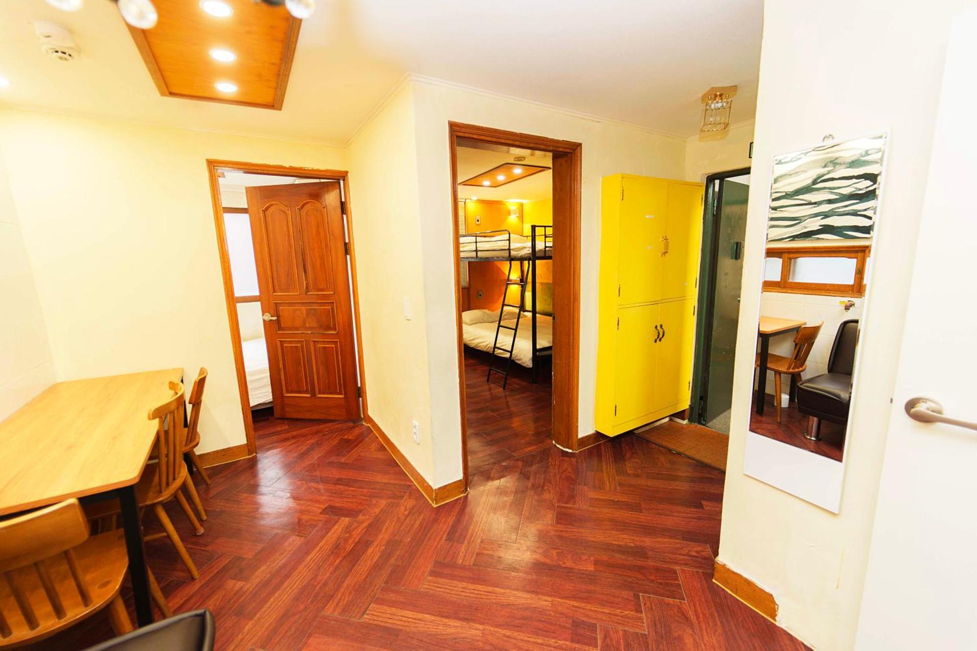 2 - Gu&Anne House Seoul Hongdae Stn 5Rooms,4Bathroom Apartment Seoul